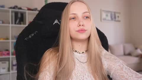  REYNA  my friend   online show from May 5, 2026, 3:09 pm