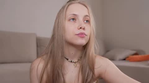  REYNA  my friend   online show from May 20, 2026, 3:18 pm