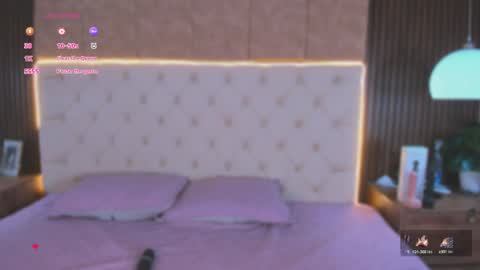 apriilfox online show from April 9, 2026, 6:19 am