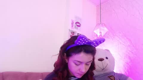   online show from October 6, 2025, 12:02 pm