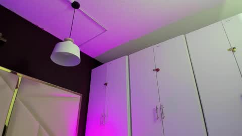 April online show from November 21, 2025, 11:31 am