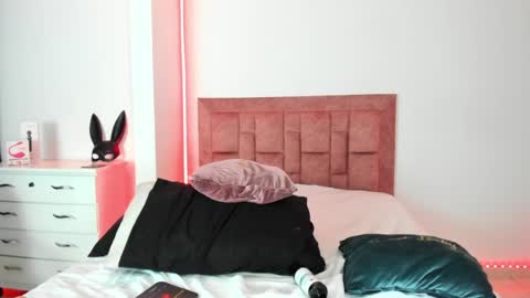 Snapshot of april_collinsxx chatting on May 15, 2026, 11:01 pm april collinsxx online show from May 15, 2026, 11:01 pm
