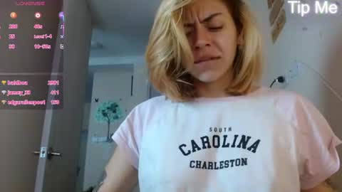 Snapshot of april_dumont5 chatting on July 4, 2026, 12:33 pm April Dumont online show from July 4, 2026, 12:33 pm