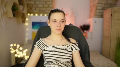 april_olsen online show from March 5, 2025, 12:33 pm