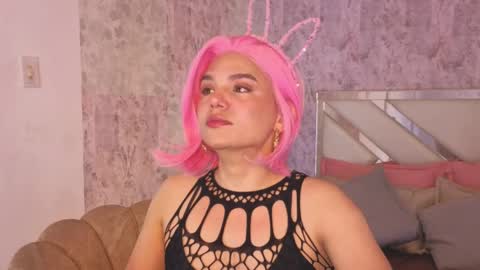 Isabella online show from April 9, 2026, 9:31 pm