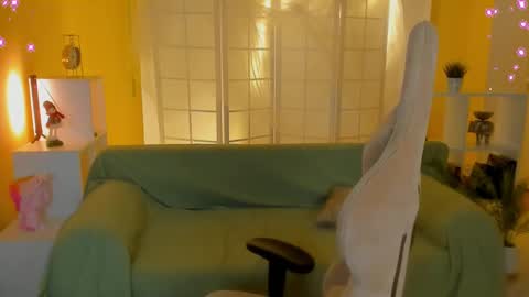 aprill_o_nill online show from January 4, 2025, 1:21 pm