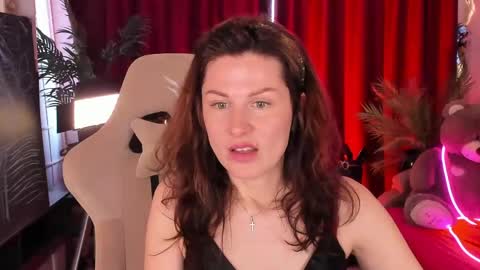 aprill_o_nill online show from April 14, 2026, 8:42 am