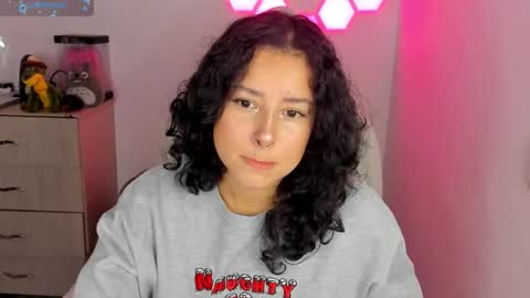 aqua emilly online show from November 22, 2025, 11:15 pm