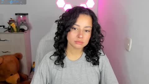 aqua emilly online show from December 2, 2025, 11:23 pm