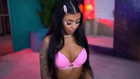 arabellaposh online show from November 9, 2025, 6:01 am