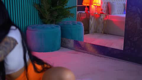 arabellaposh online show from December 22, 2025, 5:48 am