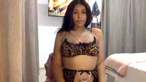 Snapshot of arabiangoddess3 chatting on January 7, 2026, 9:12 am Monet online show from January 7, 2026, 9:12 am