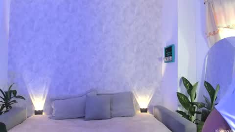    online show from October 27, 2025, 5:50 pm