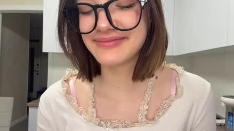 Caroline online show from April 11, 2026, 2:10 pm