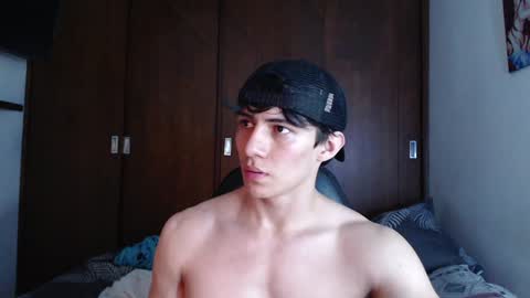 Snapshot of ares_aestheticgod chatting on December 15, 2024, 11:42 pm Ares D online show from December 15, 2024, 11:42 pm