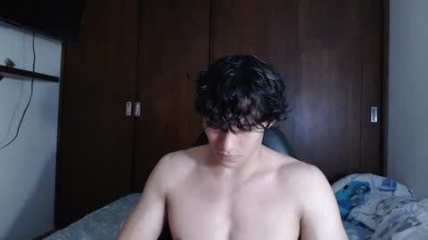 Snapshot of ares_aestheticgod chatting on February 2, 2025, 4:05 am Ares D online show from February 2, 2025, 4:05 am