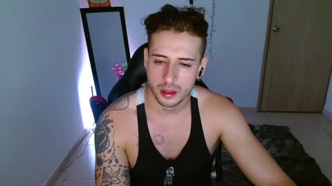 Snapshot of ares_blue chatting on January 15, 2025, 11:21 am ares blue online show from January 15, 2025, 11:21 am