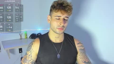 Snapshot of ares_blue chatting on October 13, 2025, 1:22 pm ares blue online show from October 13, 2025, 1:22 pm