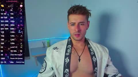 Snapshot of ares_blue chatting on October 20, 2025, 1:11 pm ares blue online show from October 20, 2025, 1:11 pm