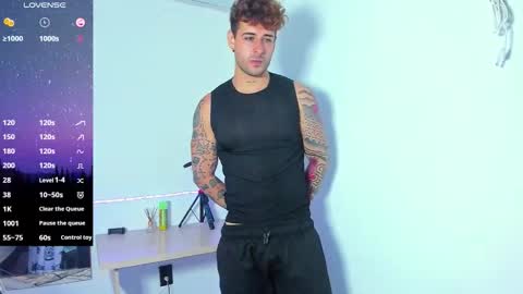 Snapshot of ares_blue chatting on October 31, 2025, 1:56 pm ares blue online show from October 31, 2025, 1:56 pm