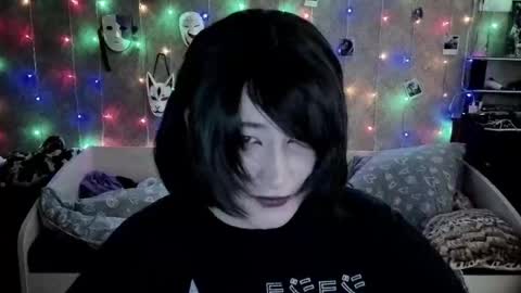 Ahri online show from November 23, 2025, 8:41 pm