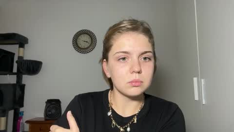 ari_crystal online show from February 4, 2026, 1:17 pm