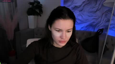 aria_mila online show from March 31, 2026, 2:57 am