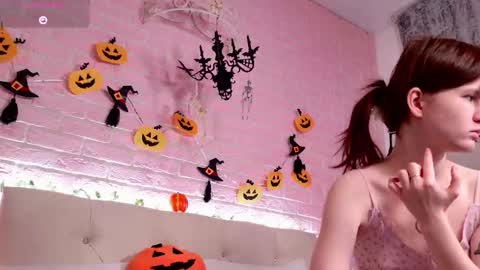 Snapshot of aria_vox chatting on October 19, 2025, 4:57 am Your Arianna online show from October 19, 2025, 4:57 am