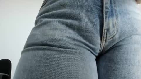 ariacoral online show from February 2, 2026, 1:54 pm