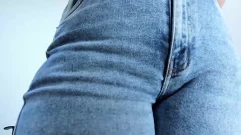 ariacoral online show from February 4, 2026, 2:12 pm