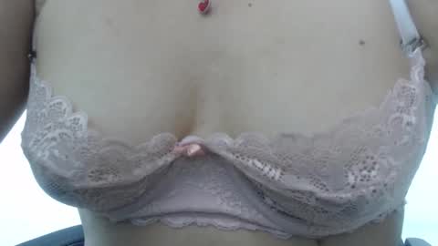 ...Ariana... online show from September 13, 2025, 4:51 pm