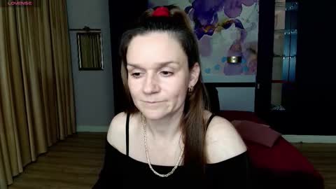 AriaGray online show from February 5, 2026, 6:34 pm