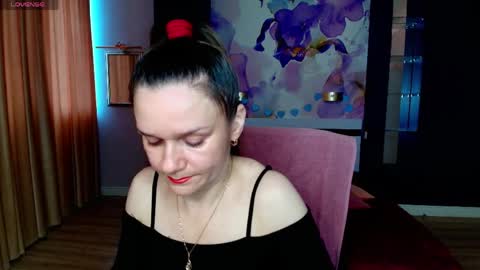 Snapshot of ariagrays chatting on April 4, 2026, 6:55 am AriaGray online show from April 4, 2026, 6:55 am