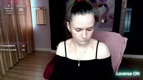 Snapshot of ariagrays chatting on April 11, 2026, 8:51 am AriaGray online show from April 11, 2026, 8:51 am