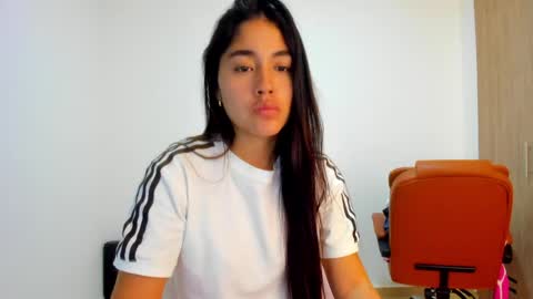 Aria Montgomery online show from April 15, 2026, 4:19 am