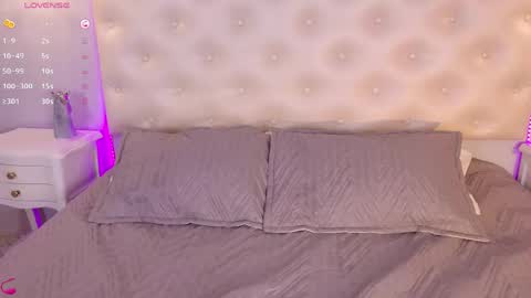 ariana_carterr online show from April 25, 2026, 7:22 pm