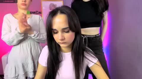 ariana_ross7 online show from November 19, 2025, 8:31 pm