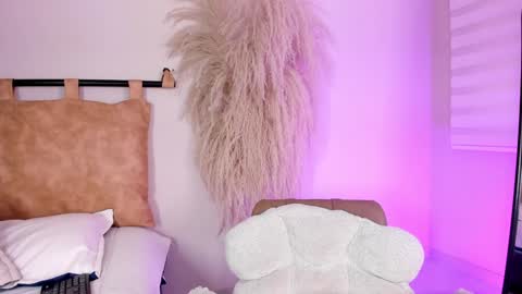 Snapshot of ariana_rosse__ chatting on January 11, 2025, 12:40 pm Ariana  online show from January 11, 2025, 12:40 pm