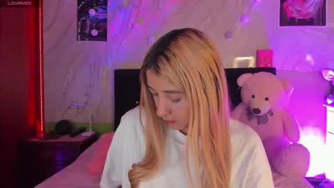Snapshot of ariana_rosse__ chatting on September 29, 2025, 11:04 am Ariana  online show from September 29, 2025, 11:04 am