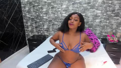 Snapshot of arianaablack chatting on January 26, 2025, 12:11 pm Ariana online show from January 26, 2025, 12:11 pm
