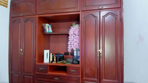 Andrea online show from October 13, 2025, 7:36 pm