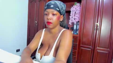 Andrea online show from October 15, 2025, 7:58 pm