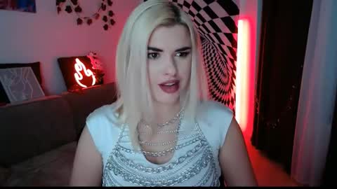 Snapshot of arianasaint chatting on February 10, 2026, 8:24 pm Mistress Ariana online show from February 10, 2026, 8:24 pm