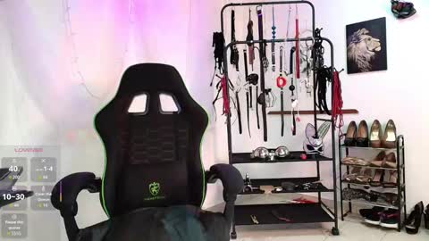 Arianna Connor online show from October 7, 2025, 12:02 pm