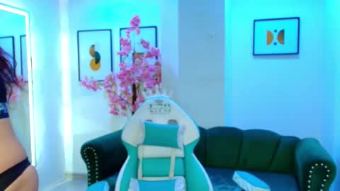 arianna_sweeet online show from November 8, 2025, 4:23 am