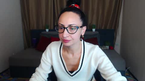 Snapshot of arianna_tifany chatting on December 16, 2024, 9:46 am Arianna online show from December 16, 2024, 9:46 am