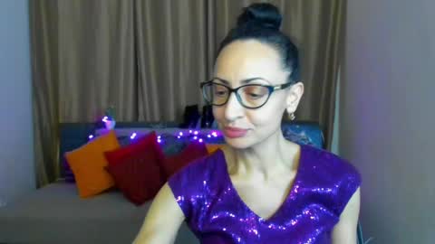 Snapshot of arianna_tifany chatting on December 28, 2024, 9:51 pm Arianna online show from December 28, 2024, 9:51 pm