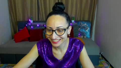 Snapshot of arianna_tifany chatting on December 30, 2024, 9:29 pm Arianna online show from December 30, 2024, 9:29 pm