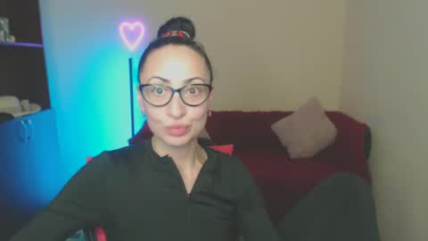 Snapshot of arianna_tifany chatting on February 12, 2025, 3:18 am Arianna online show from February 12, 2025, 3:18 am