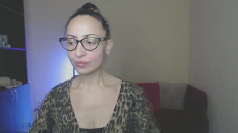 Snapshot of arianna_tifany chatting on February 13, 2025, 6:52 am Arianna online show from February 13, 2025, 6:52 am